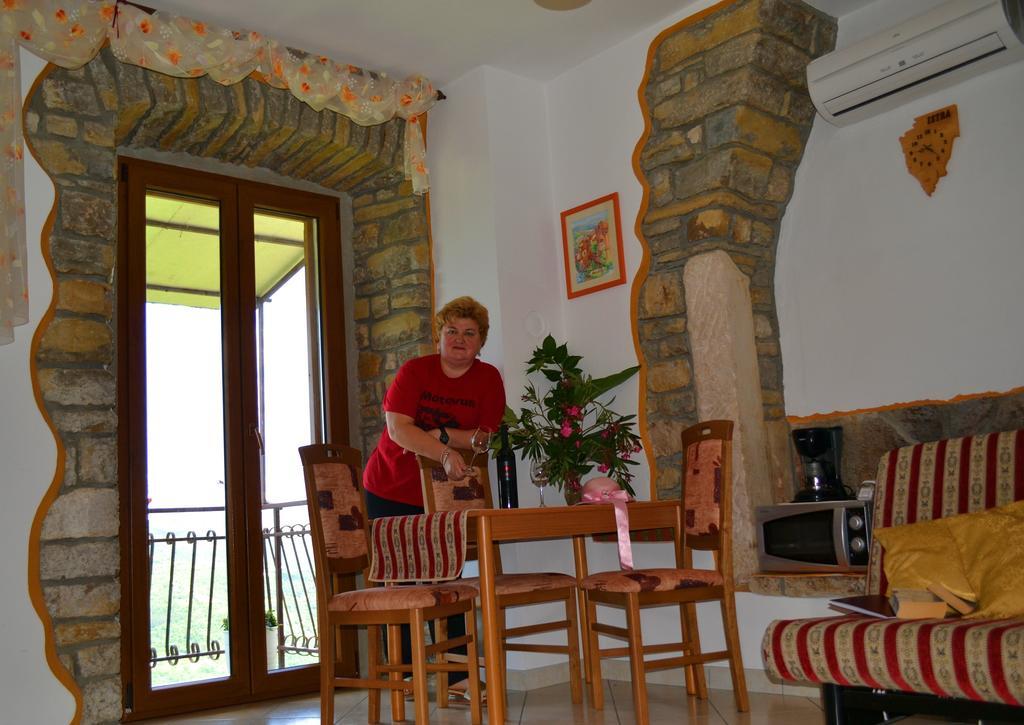 Bella Vista Apartments Мотовун Екстериор снимка